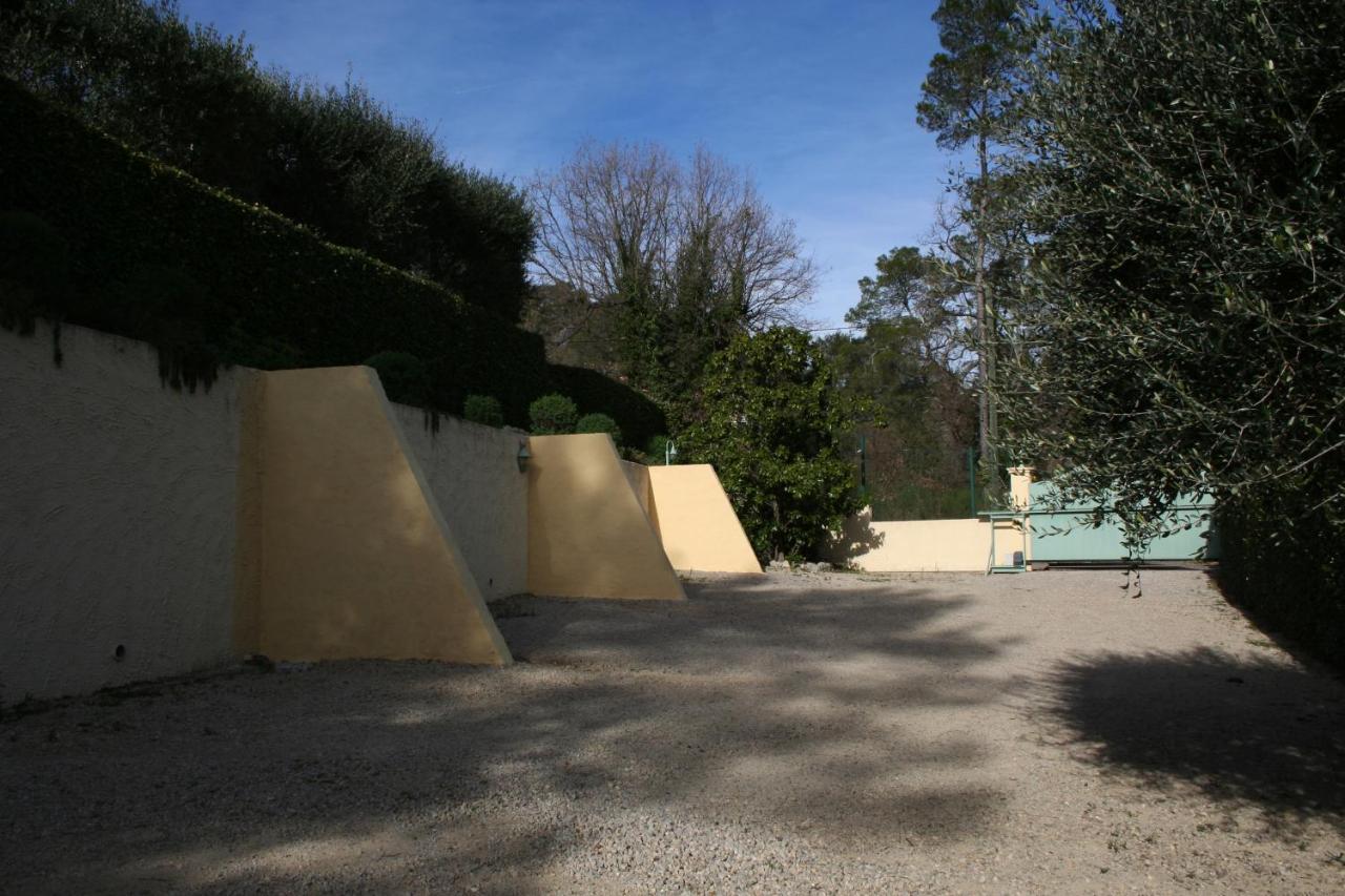 LE MAS DES TARENTES Chambres d'hôtes Trans-en-Provence Extérieur photo