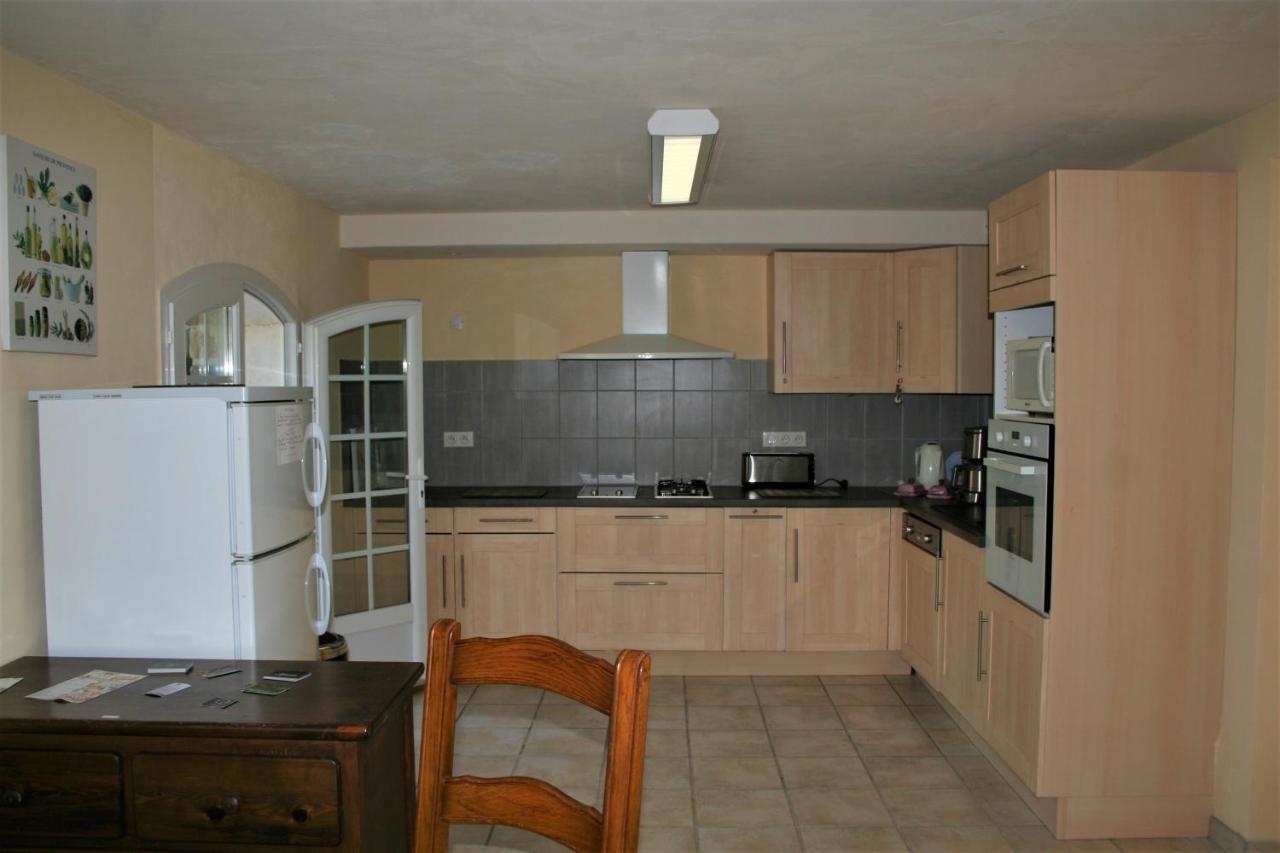 LE MAS DES TARENTES Chambres d'hôtes Trans-en-Provence Extérieur photo